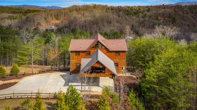 406 Hope Drive, Blue Ridge, GA 30513