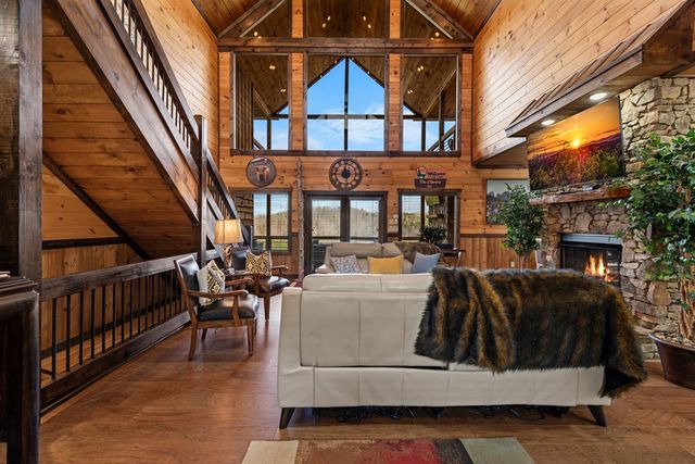 406 Hope Drive, Blue Ridge, GA 30513