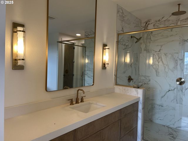 3762 Landis St, West Linn, OR 97068