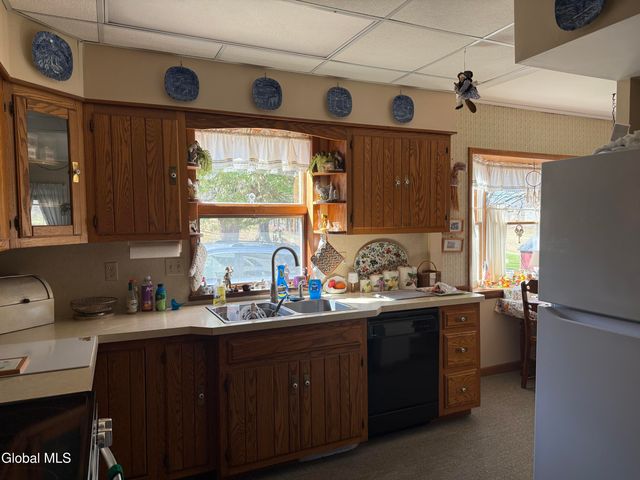 818 Middle Road, Hebron, NY 12832