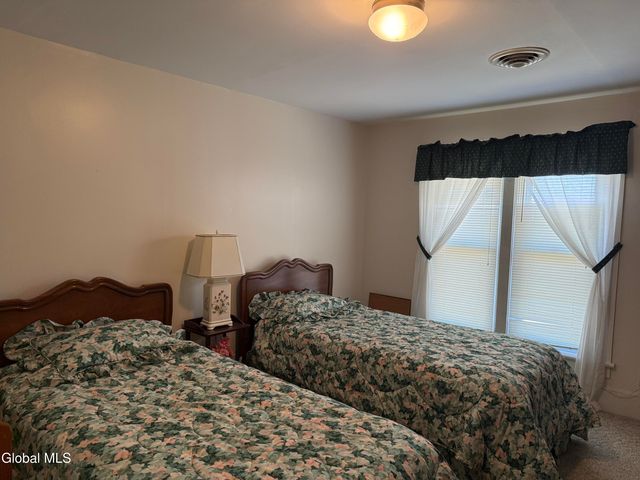 818 Middle Road, Hebron, NY 12832