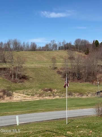 818 Middle Road, Hebron, NY 12832