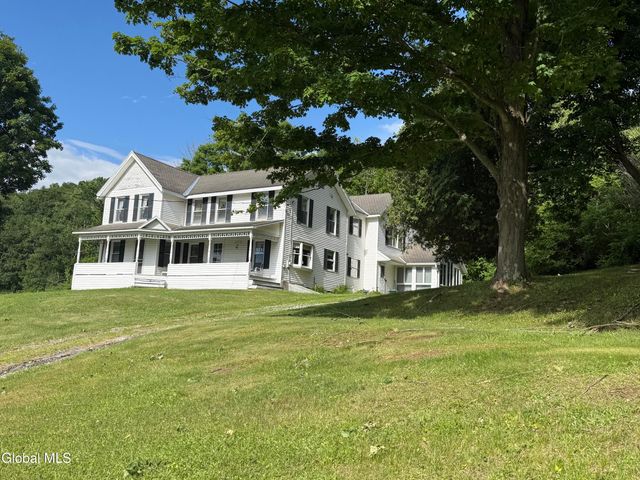 818 Middle Road, Hebron, NY 12832