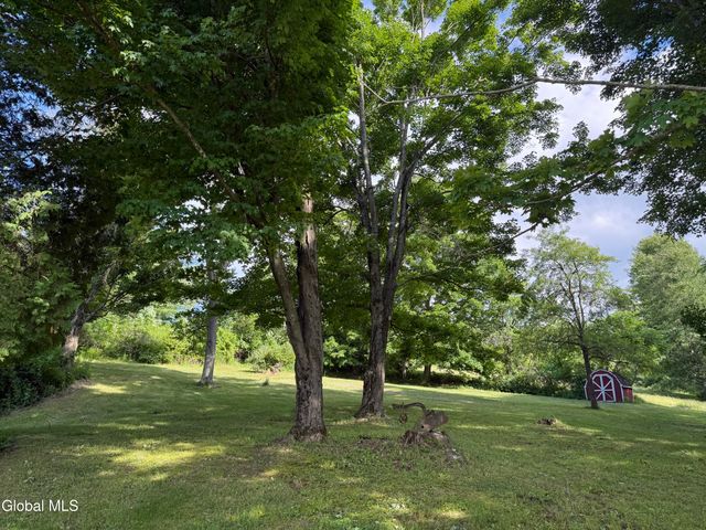 818 Middle Road, Hebron, NY 12832