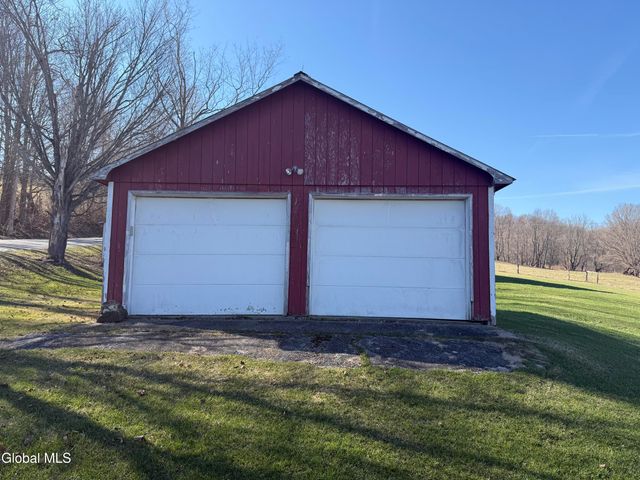 818 Middle Road, Hebron, NY 12832