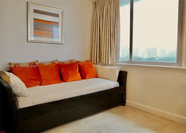 19201 Collins Avenue 726, Sunny Isles Beach, FL 33160