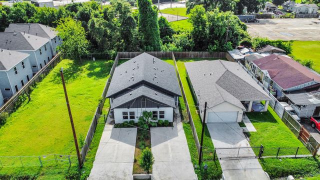 7502 Sandle Street B, Houston, TX 77088