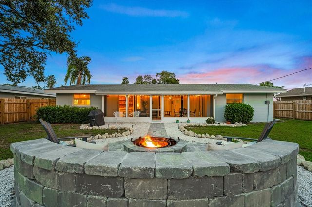 3165 REGATTA CIRCLE, Sarasota, FL 34231