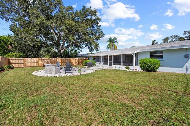 3165 REGATTA CIRCLE, Sarasota, FL 34231