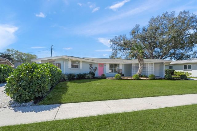 3165 REGATTA CIRCLE, Sarasota, FL 34231