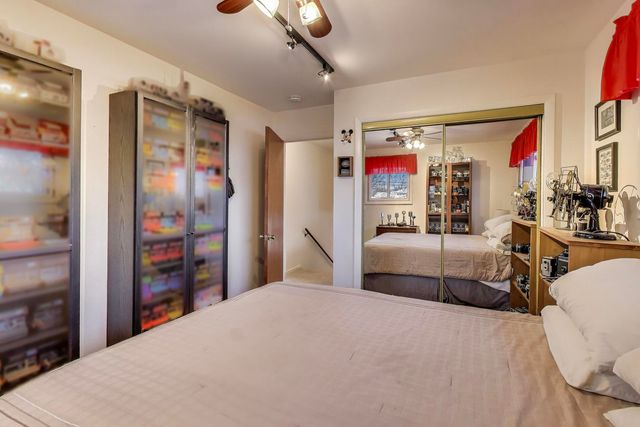 51 James Court, Glenview, IL 60025