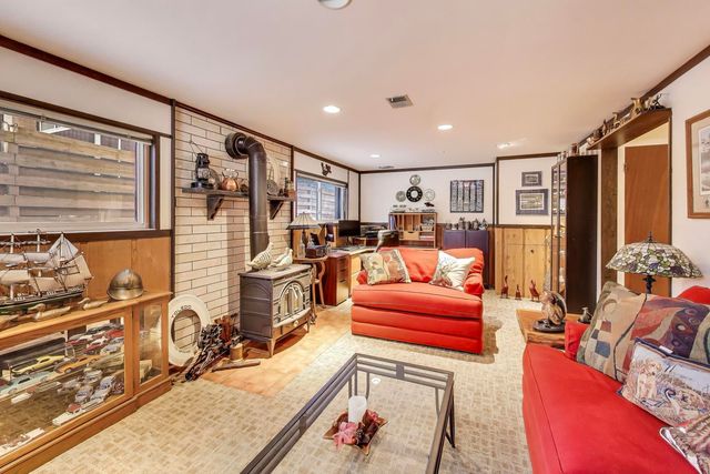 51 James Court, Glenview, IL 60025