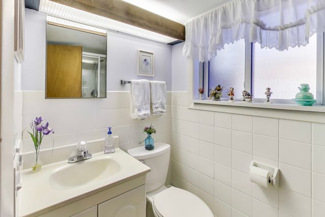 51 James Court, Glenview, IL 60025