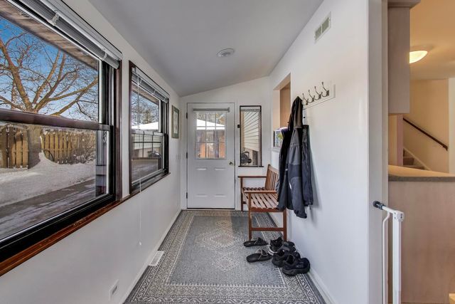 51 James Court, Glenview, IL 60025