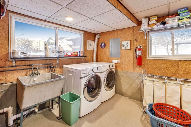 51 James Court, Glenview, IL 60025