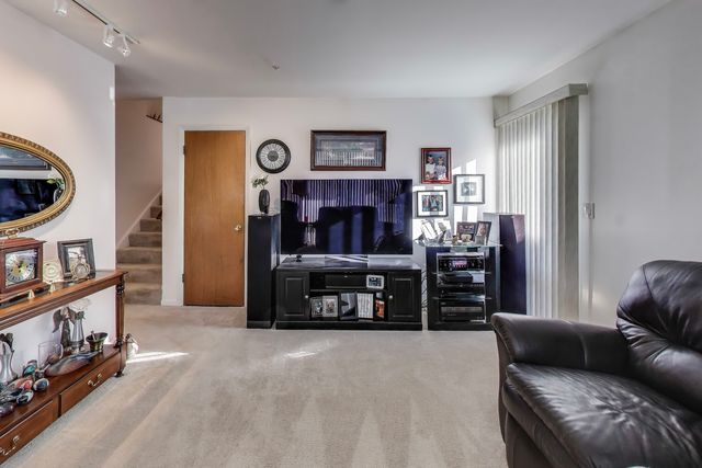 51 James Court, Glenview, IL 60025