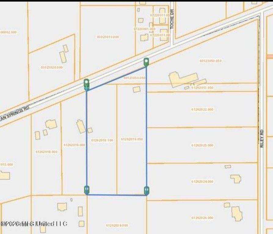 8725 Pickering Forest Drive, Ocean Springs, MS 39564