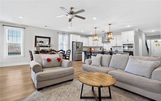 109 Woodcross Drive, Simpsonville, SC 29681