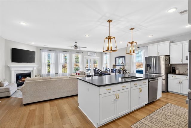 109 Woodcross Drive, Simpsonville, SC 29681