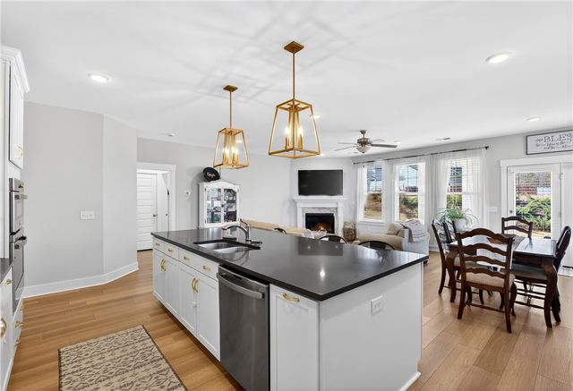 109 Woodcross Drive, Simpsonville, SC 29681