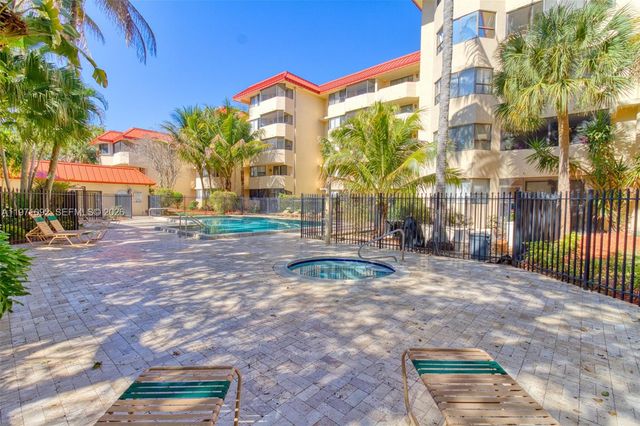 7401 NW 16th St 408, Plantation, FL 33313