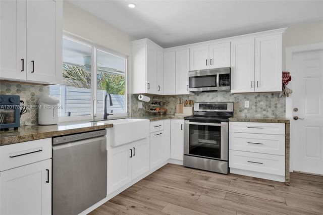 1301 Hollywood Blvd, Hollywood, FL 33019