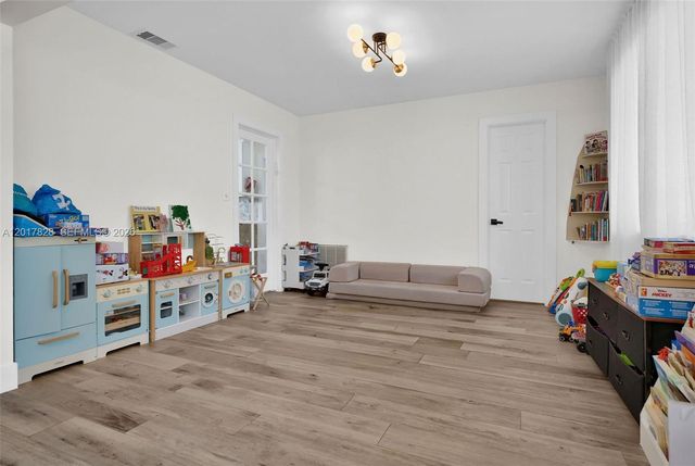 1301 Hollywood Blvd, Hollywood, FL 33019
