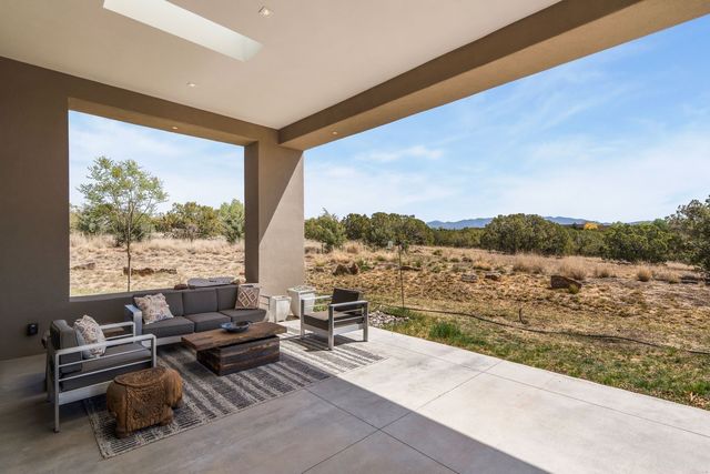 9 Black Mesa, Santa Fe, NM 87506
