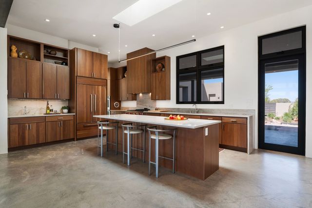 9 Black Mesa, Santa Fe, NM 87506