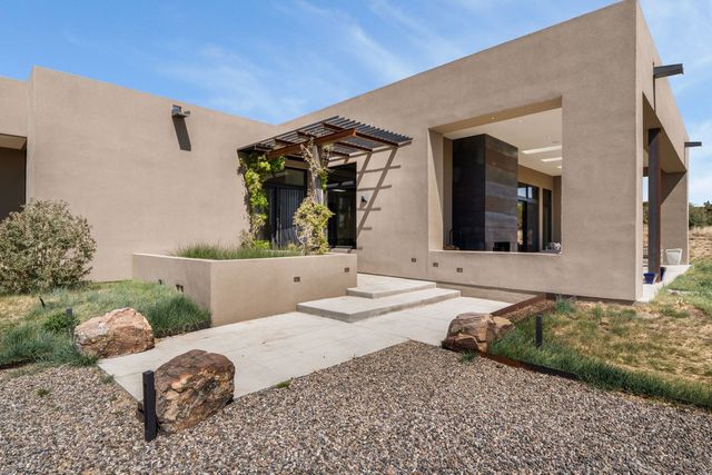 9 Black Mesa, Santa Fe, NM 87506