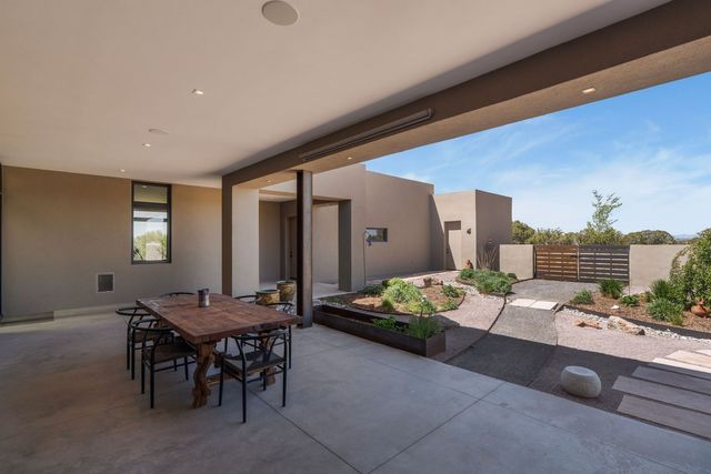 9 Black Mesa, Santa Fe, NM 87506