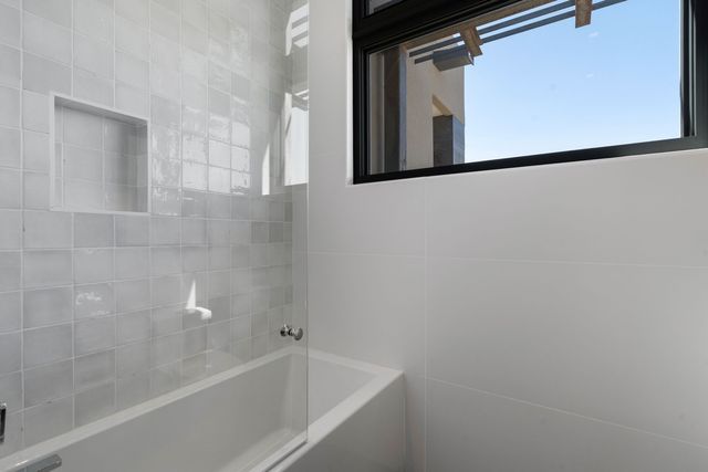9 Black Mesa, Santa Fe, NM 87506