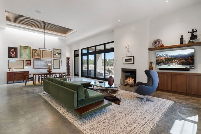 9 Black Mesa, Santa Fe, NM 87506