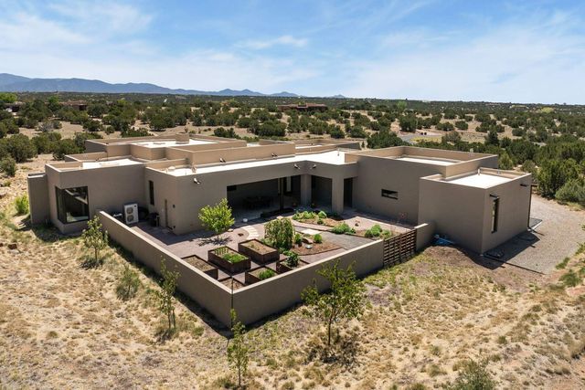 9 Black Mesa, Santa Fe, NM 87506