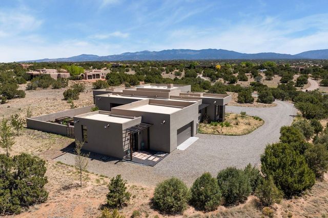 9 Black Mesa, Santa Fe, NM 87506