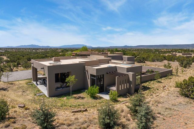 9 Black Mesa, Santa Fe, NM 87506