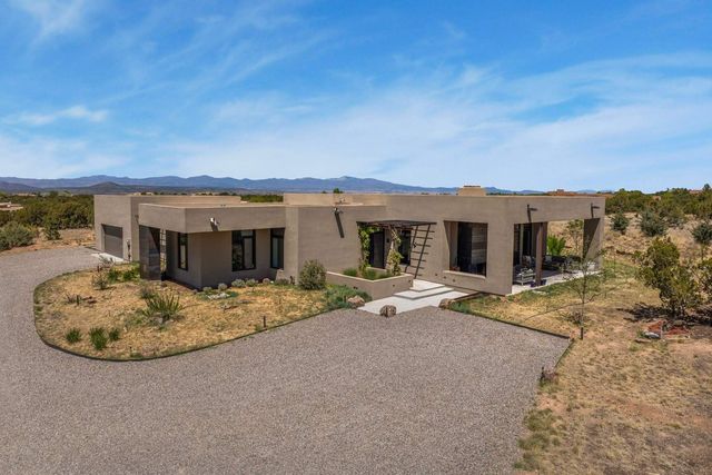 9 Black Mesa, Santa Fe, NM 87506