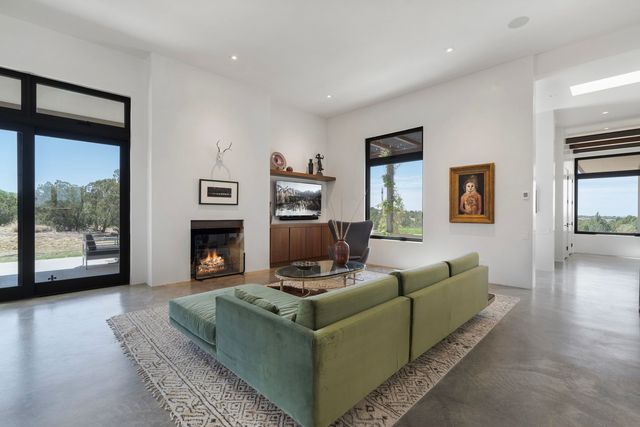 9 Black Mesa, Santa Fe, NM 87506