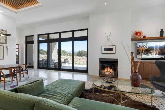 9 Black Mesa, Santa Fe, NM 87506