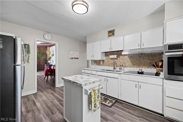 300 Hickory Drive, Berea, OH 44017