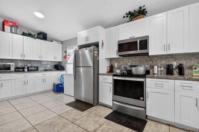 1809 SW 94th Ave, Miramar, FL 33025