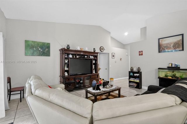 1809 SW 94th Ave, Miramar, FL 33025