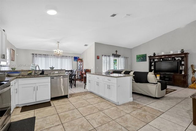 1809 SW 94th Ave, Miramar, FL 33025