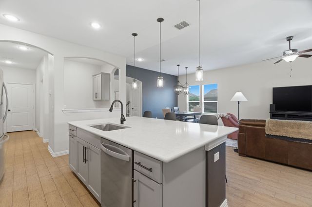 1101 Pinnacle Breeze Drive, Fort Worth, TX 76052