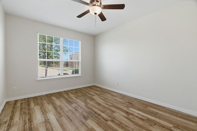 1101 Pinnacle Breeze Drive, Fort Worth, TX 76052