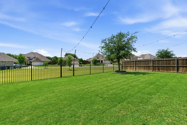 1101 Pinnacle Breeze Drive, Fort Worth, TX 76052