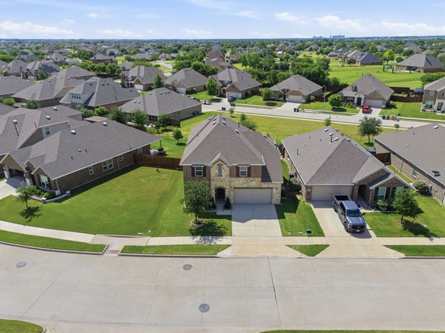 1101 Pinnacle Breeze Drive, Fort Worth, TX 76052