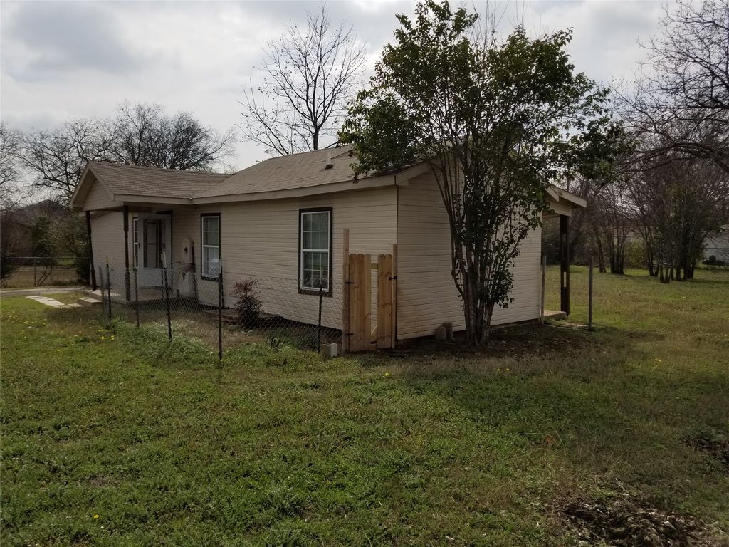 3700 Radford Road, Fort Worth, TX 76119