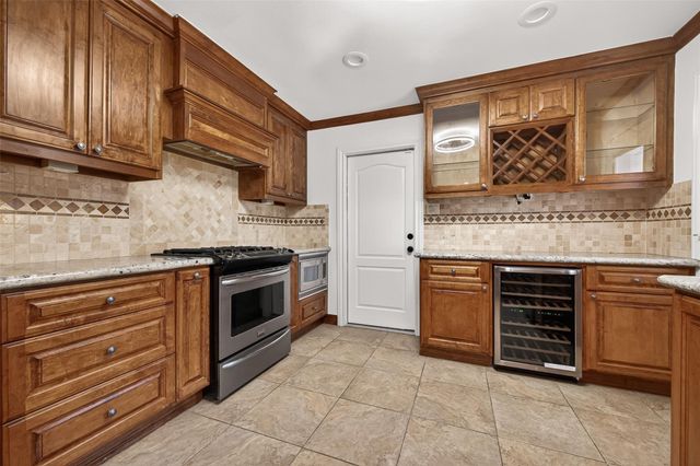 5422 Hummingbird Street, Houston, TX 77096
