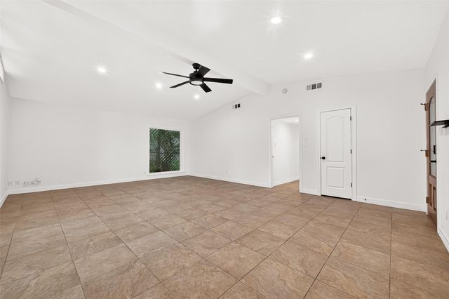 5422 Hummingbird Street, Houston, TX 77096
